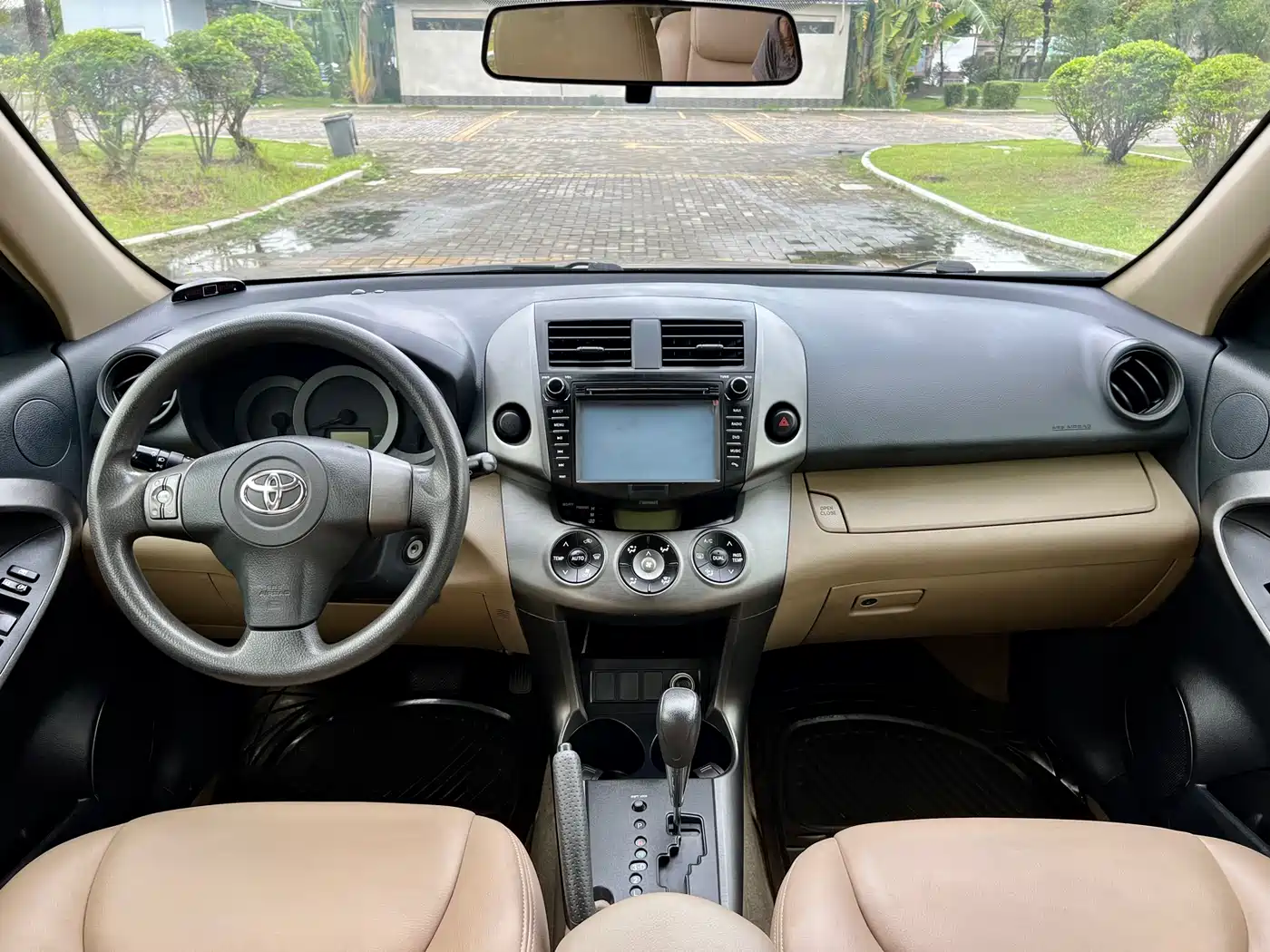 Toyota RAV4 Rongfang 2011 2.0L Automatic Classic Edition фото 12