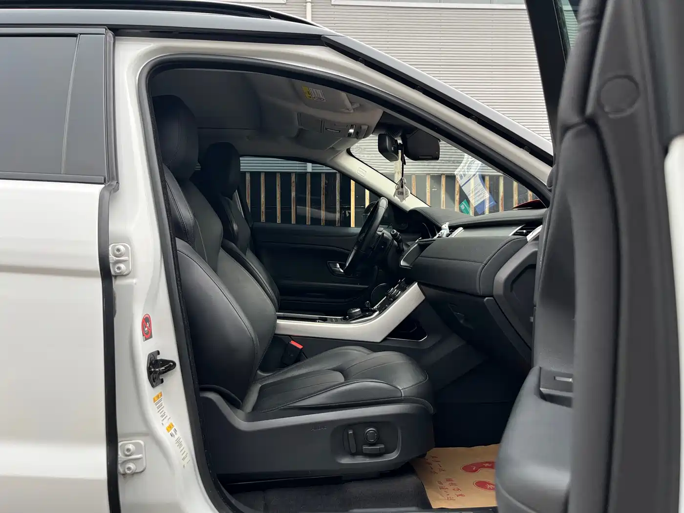 Land Rover Range Rover Evoque 2018 240PS SE Smart Edition фото 10