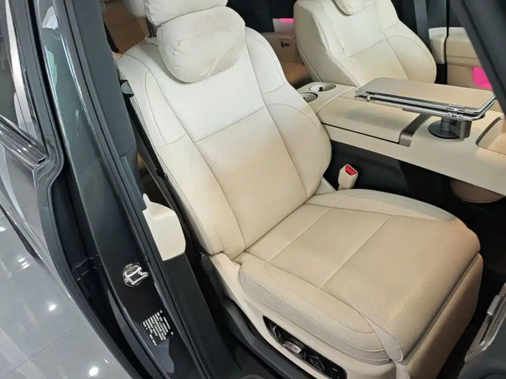 Li Auto MEGA 2025 2025 Model Home Family Special Edition