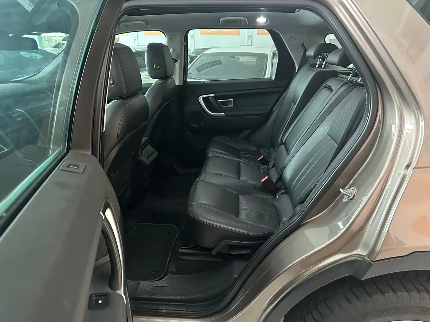 Land Rover Discovery Sport 2017 2.0T HSE фото 13