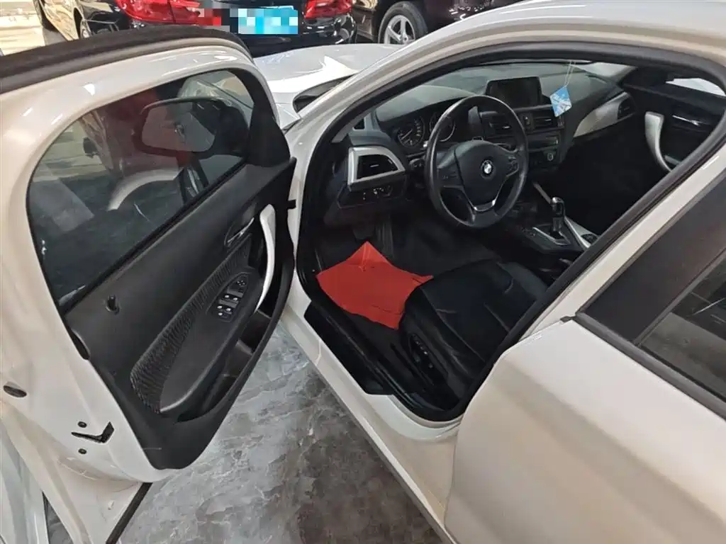 BMW 1 Series (Import) 2013 Facelift 118i Leading Model фото 16