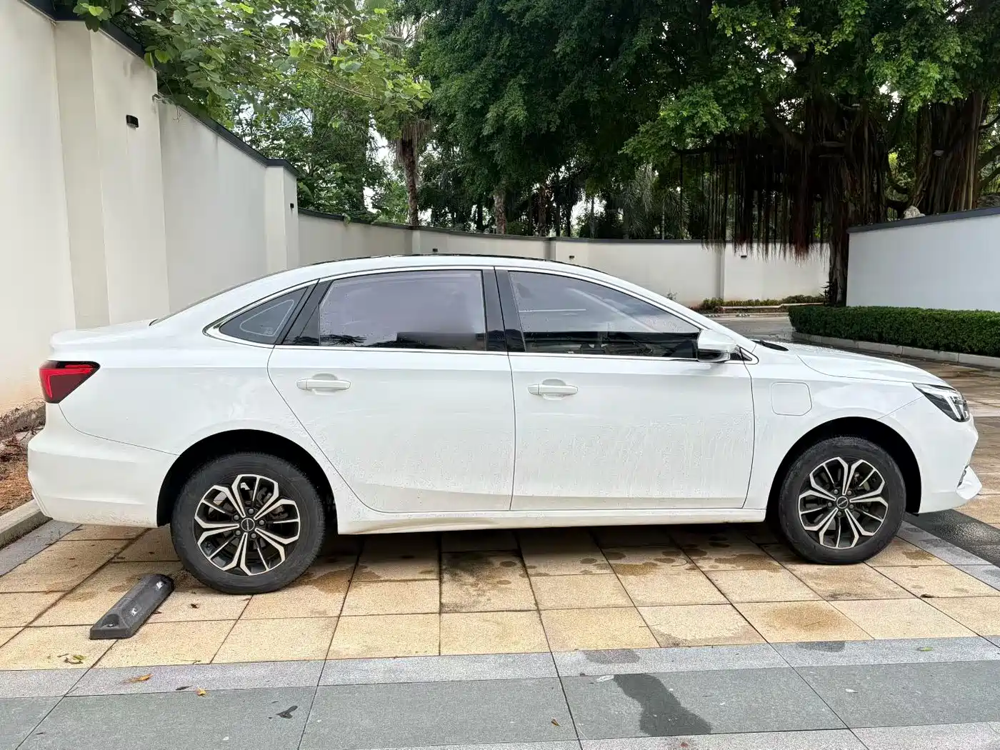 Roewe i6 MAX EV 2023 2023 EV 420 Sunroof Special Edition