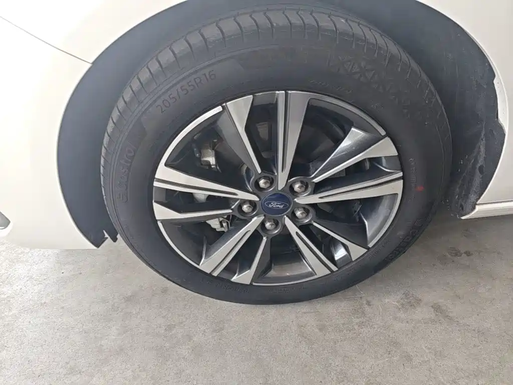 Ford Escort 2022 2021 1.5L Automatic Diamond Edition