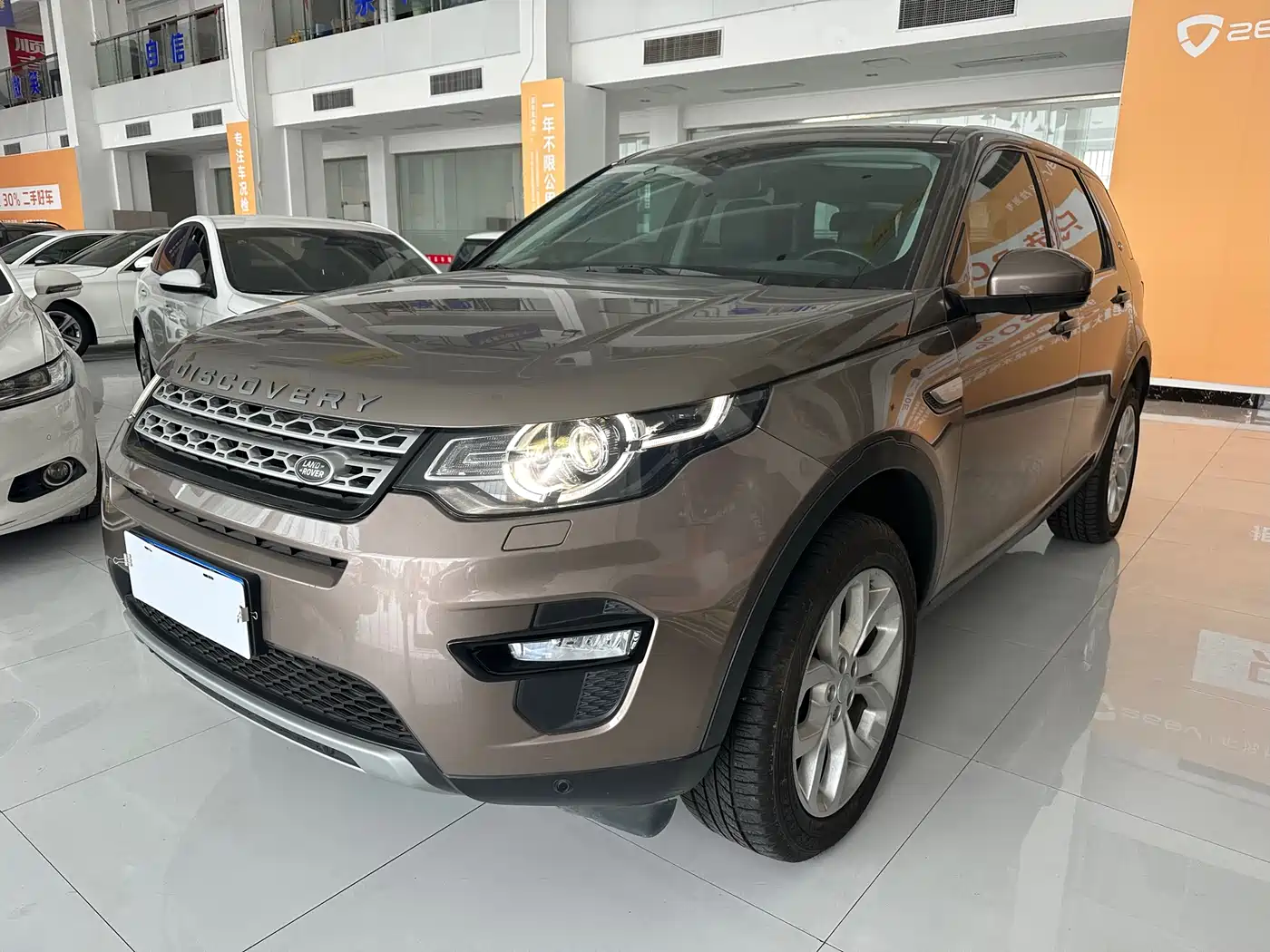 Land Rover Discovery Sport 2017 2.0T HSE фото 3