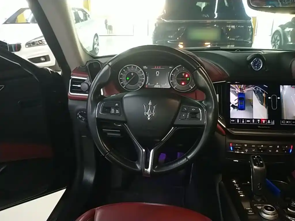 Photo 11 - Maserati Ghibli