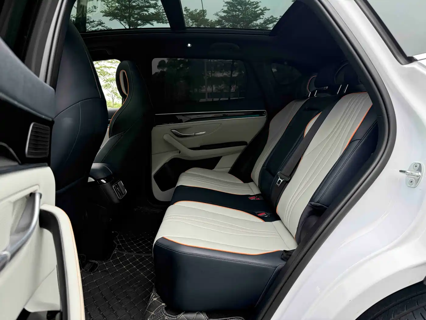 BYD Song PLUS PHEV 2021 EV Premium Model фото 6