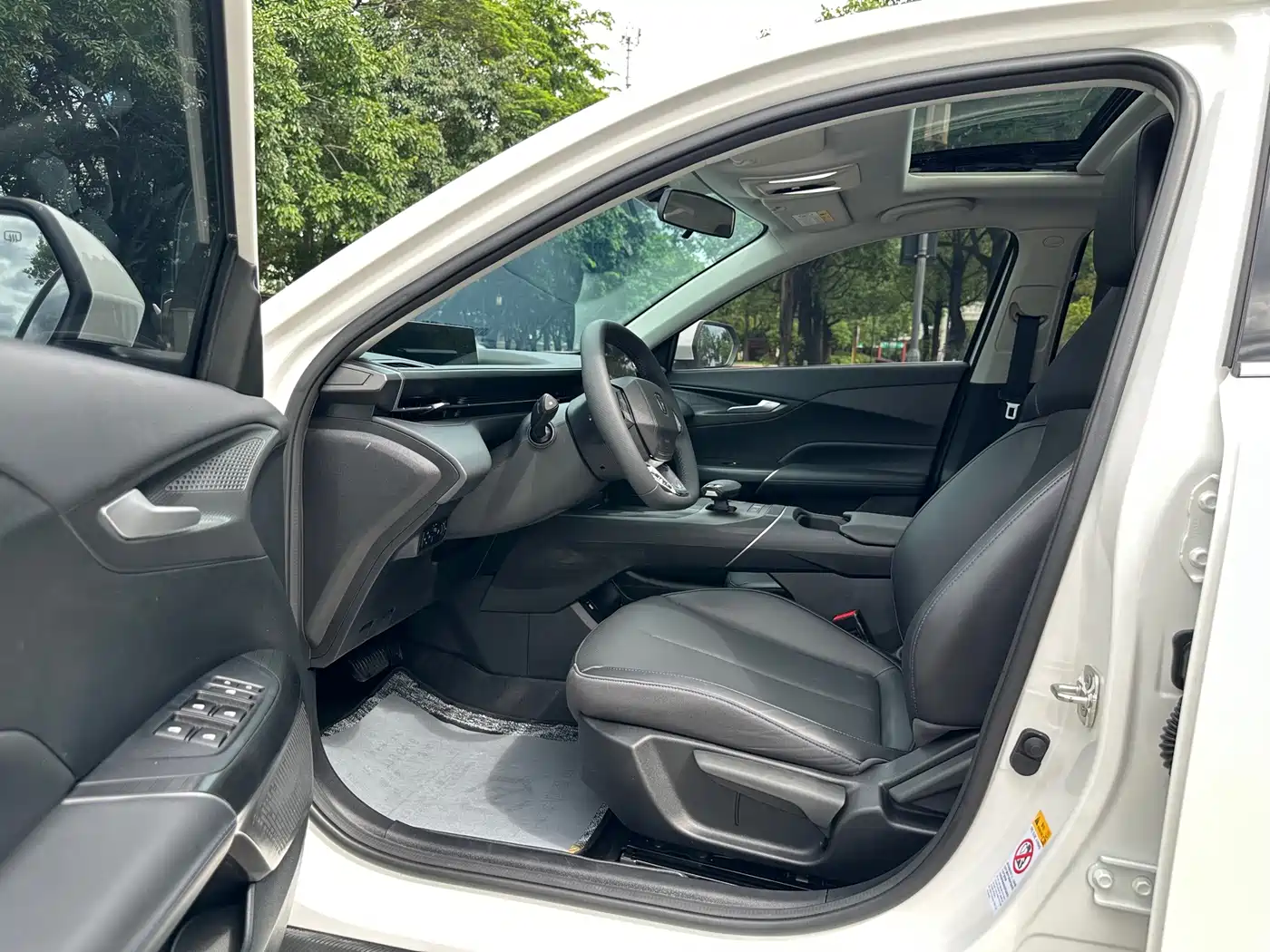 Photo 10 - Changan Eado