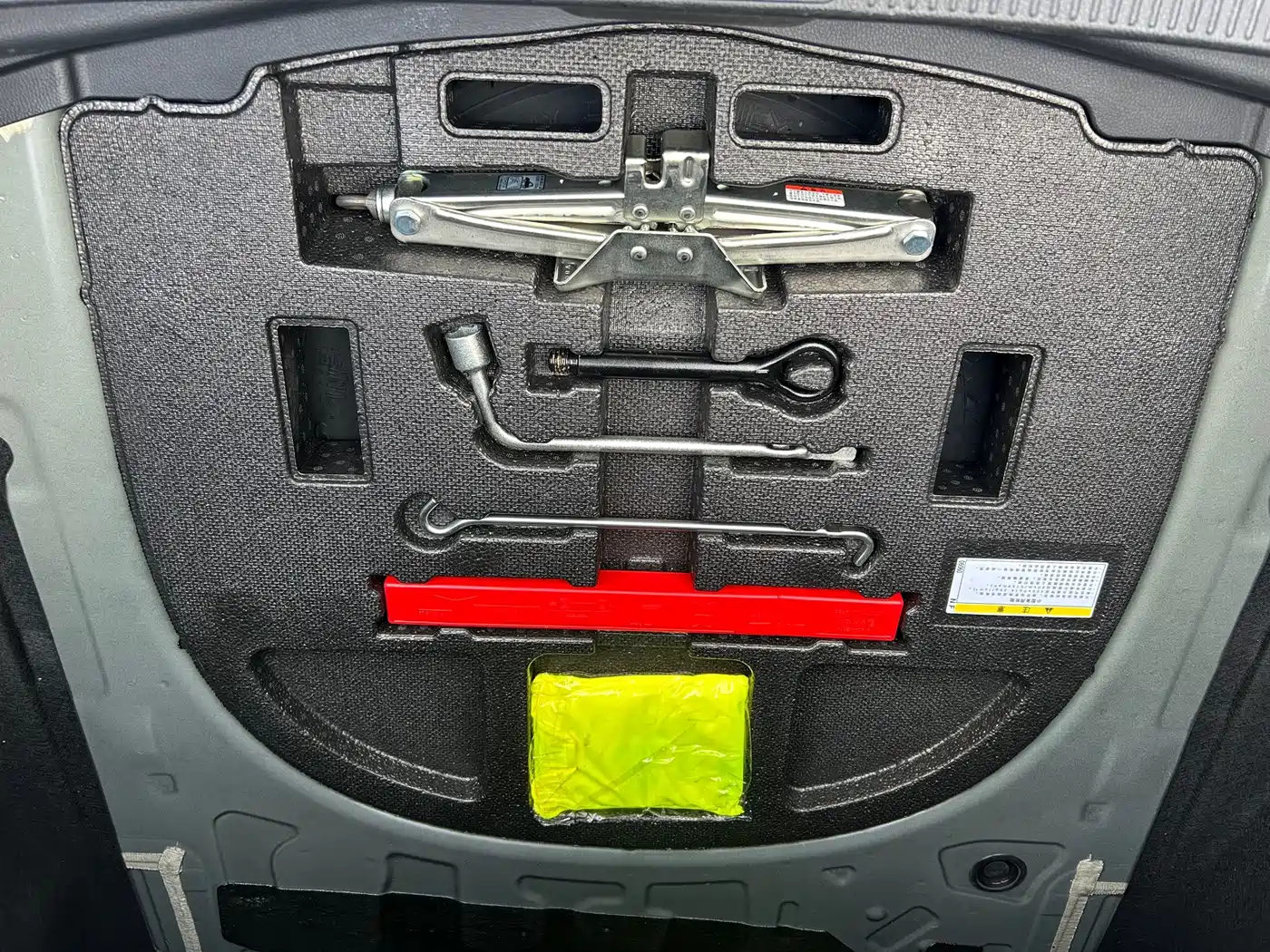 Photo 16 - Toyota Camry