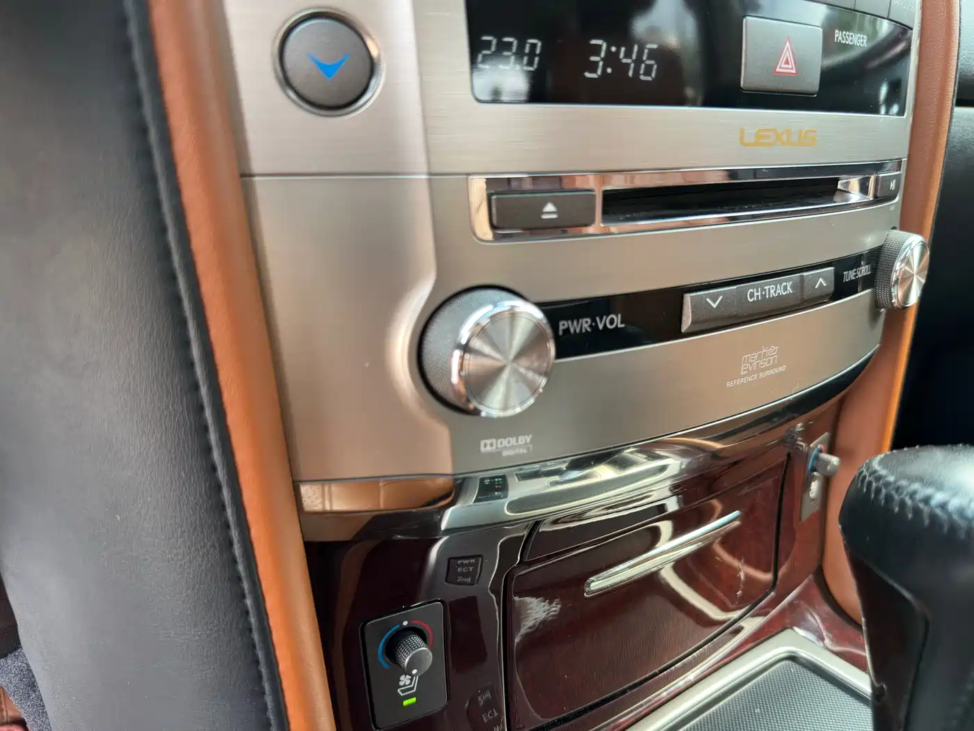 Lexus LX 2013 570 фото 17