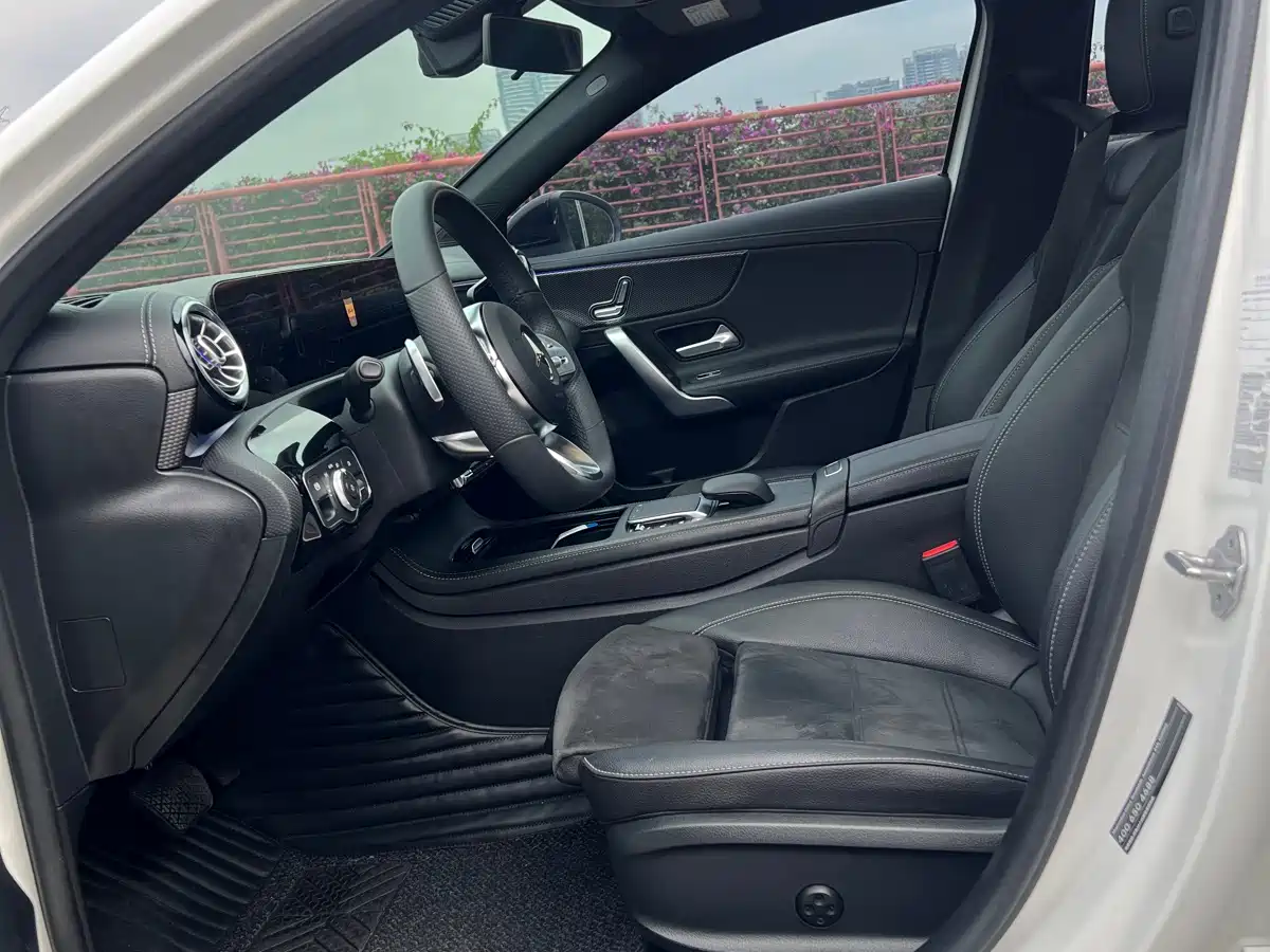 Mercedes-Benz A-Class 2020 Facelift A 200 L Sport Sedan Fashion фото 7