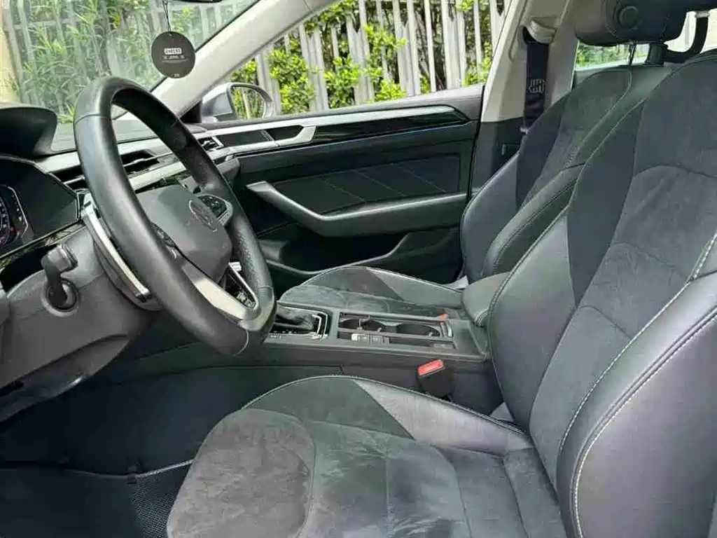 Volkswagen FAW-Volkswagen CC 2021 Shooting Brake 330TSI Hunter Edition фото 9