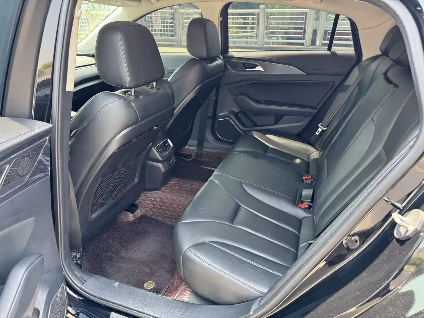 Hongqi H5 2022 Classic 1.8T Auto Smart Connect Flagship Comfort Edition фото 9