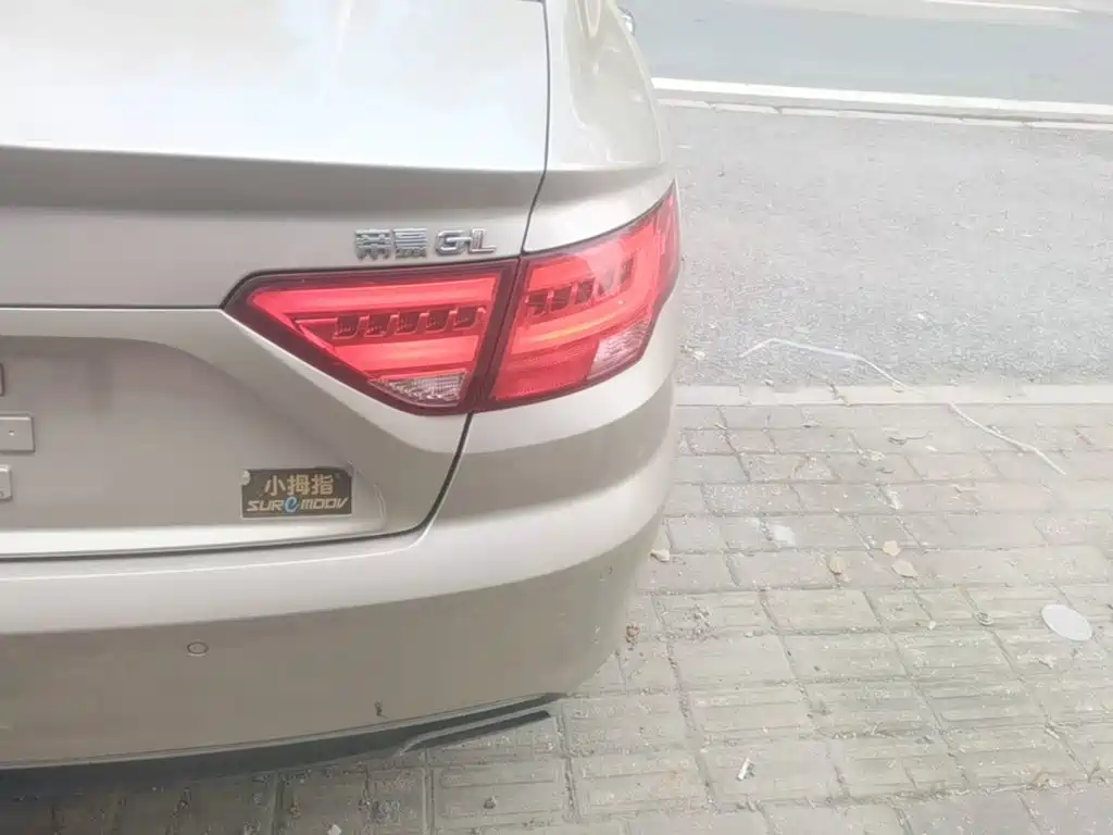 Photo 8 - Geely Emgrand GL
