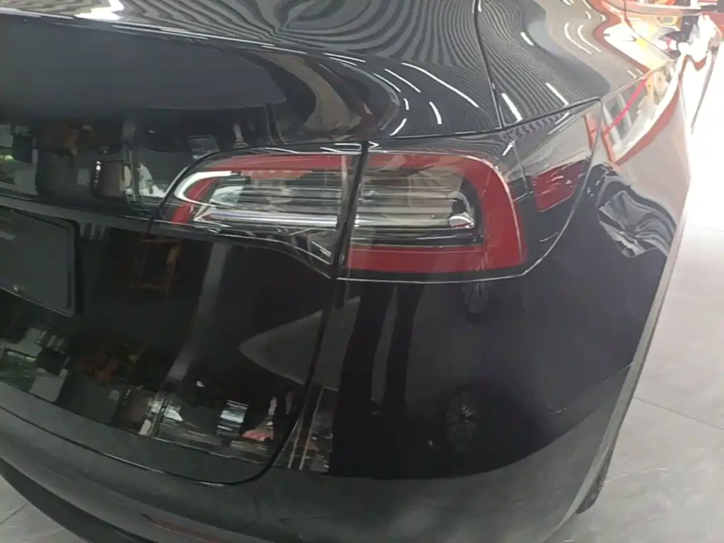 Фото 8 - Tesla Model Y