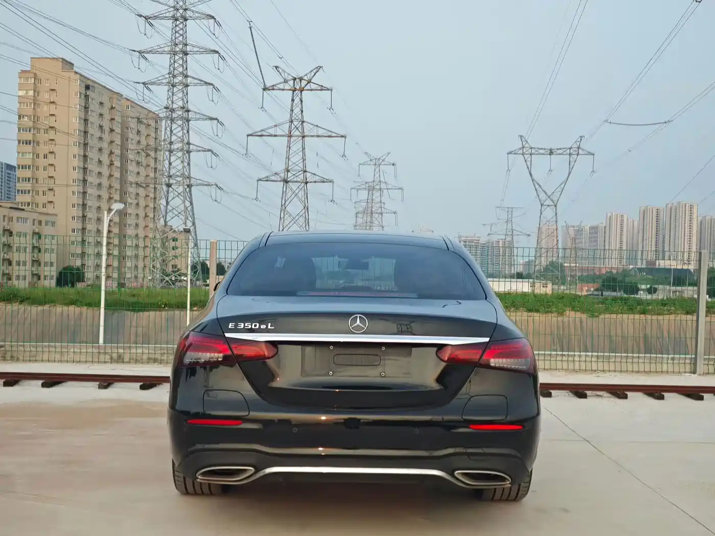 صورة 8 - Mercedes-Benz E-Class New Energy