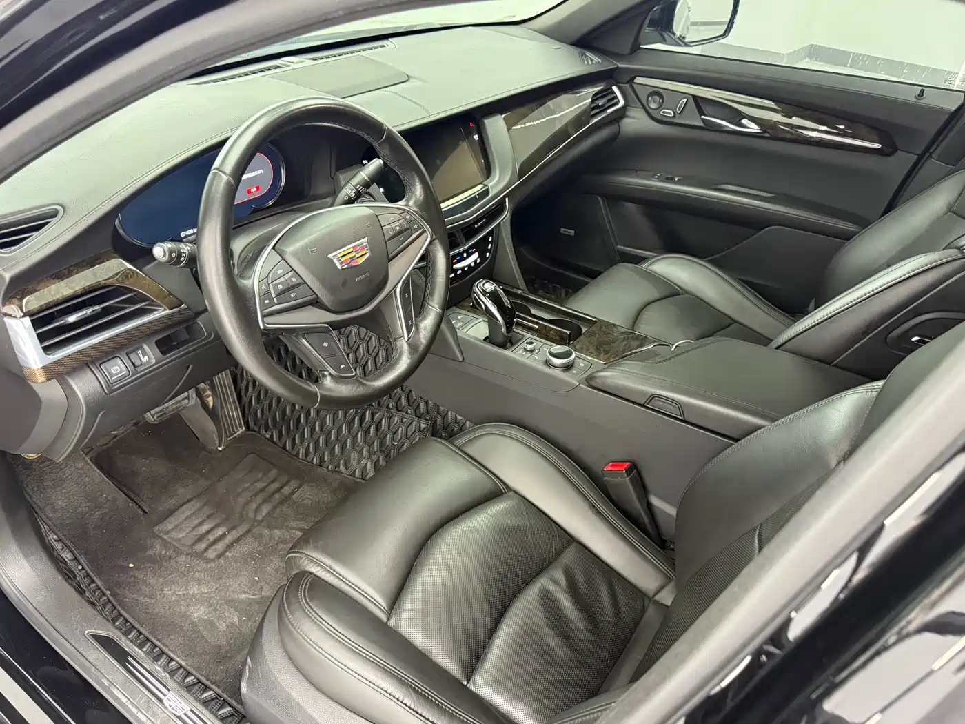CADILLAC CT6