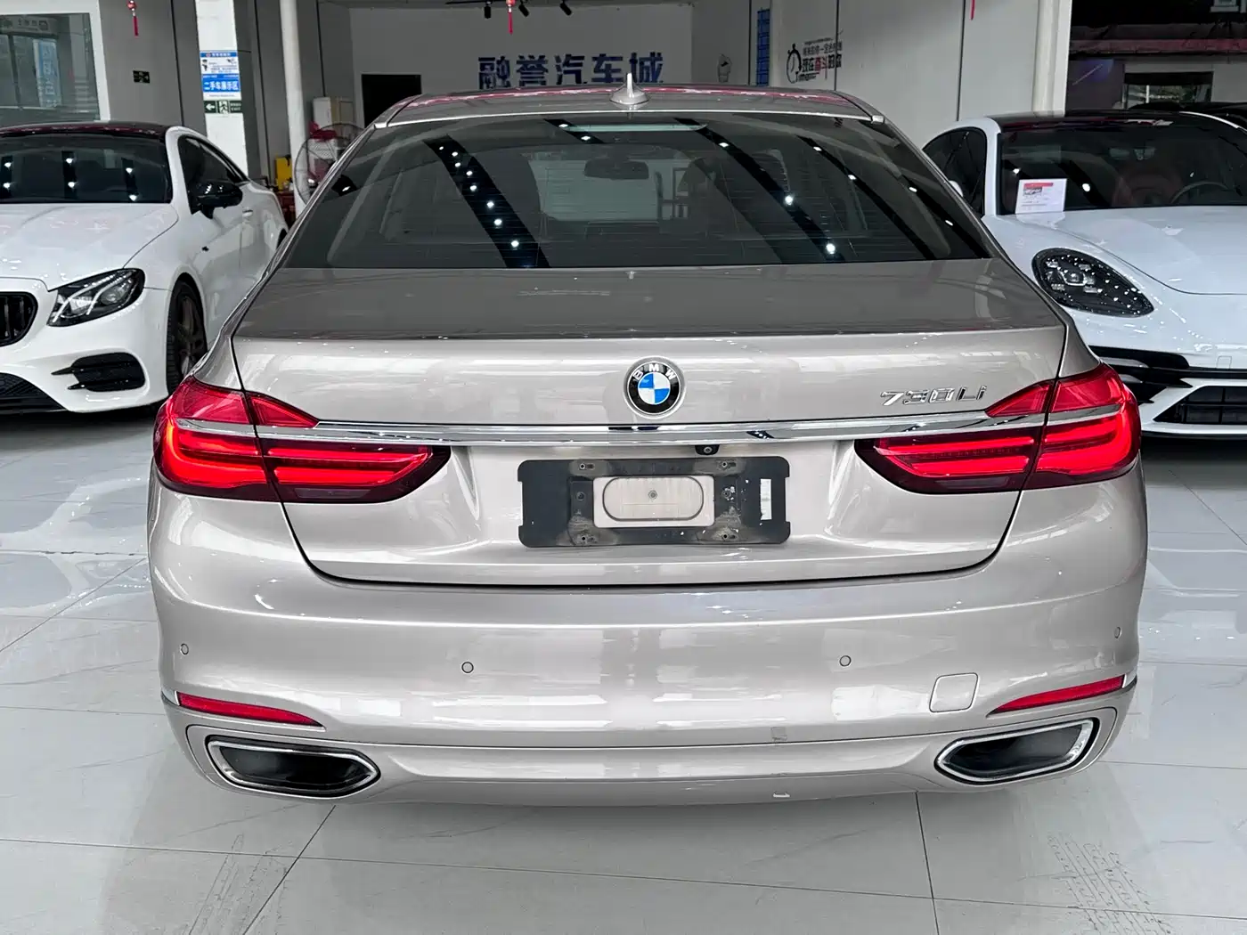BMW 7 Series 2017 730Li Luxury Edition фото 8