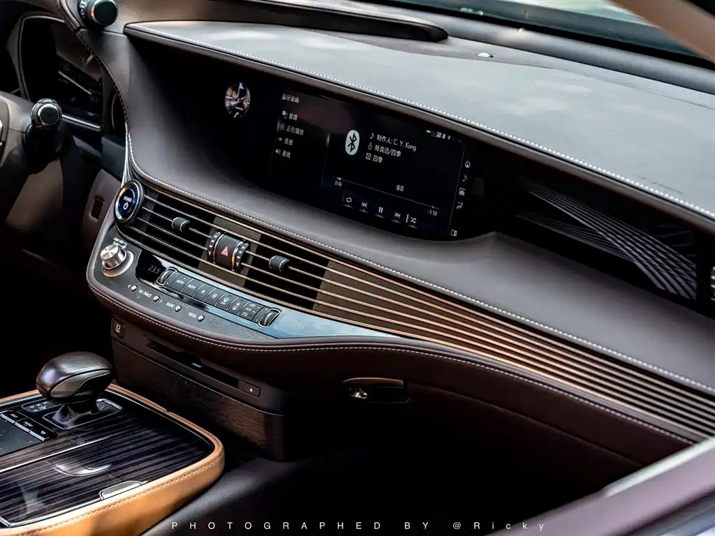 Lexus LS 2018 500h Excellence Edition China V фото 8