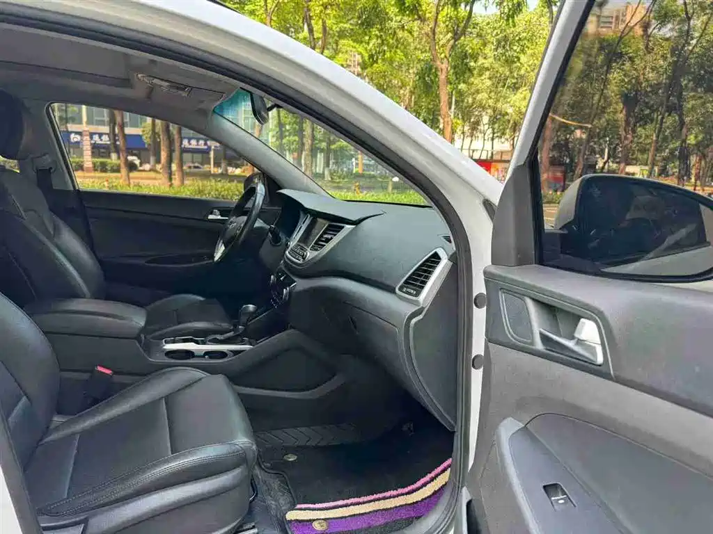 Hyundai Tucson 2015 1.6T Dual Clutch 2WD Smart фото 8