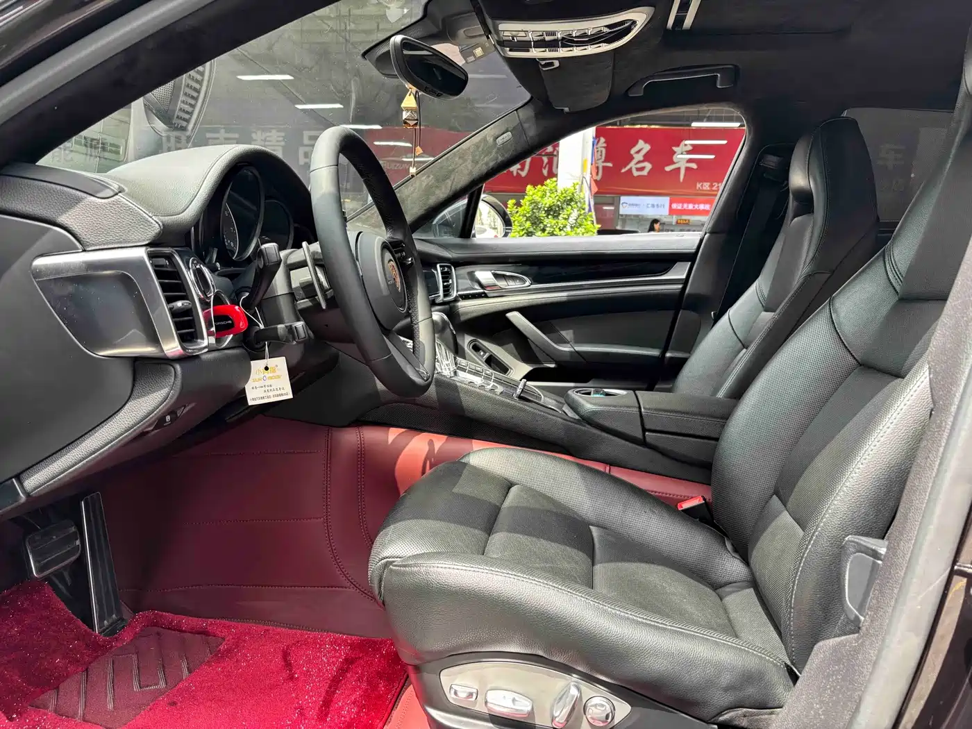 Фото 4 - Porsche Panamera