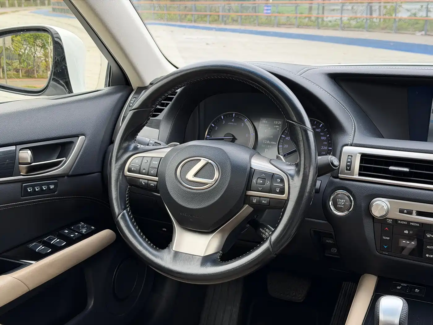 Lexus GS 2016 200t Leading Edition фото 7