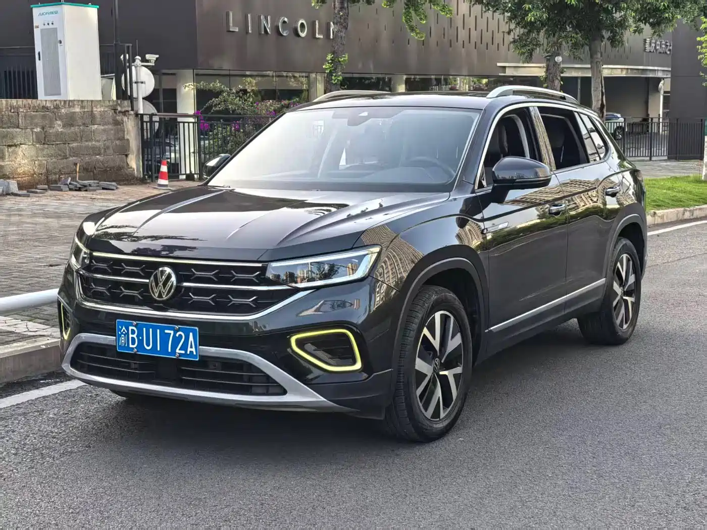 Volkswagen Tayron 2023 330TSI 2WD Luxury Plus Advanced Edition фото 3