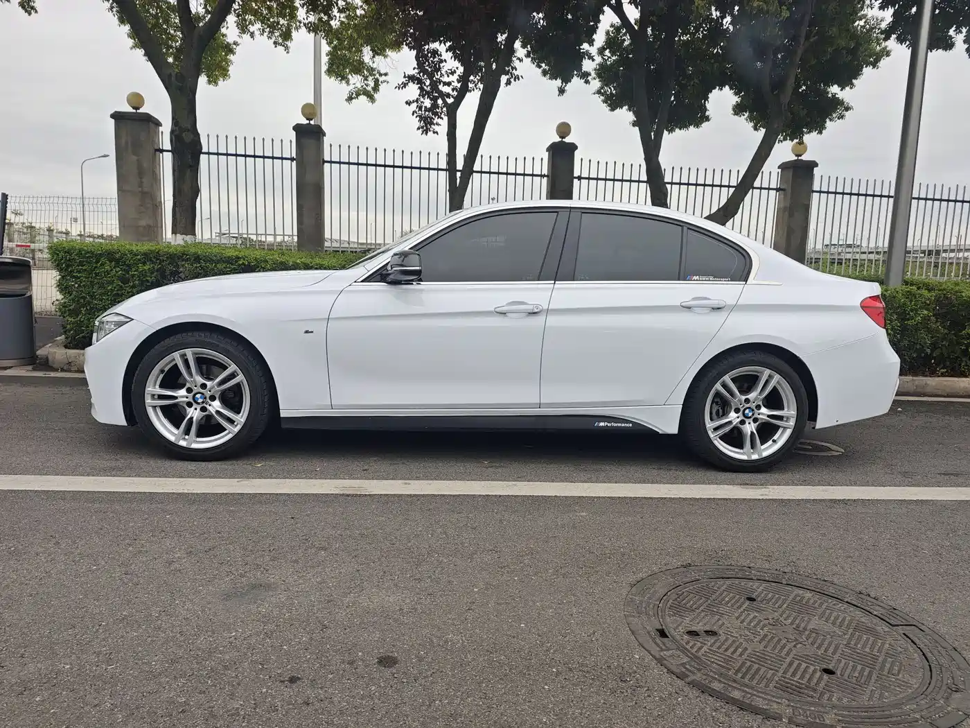 BMW 3 Series 2017 320i M Sport фото 4
