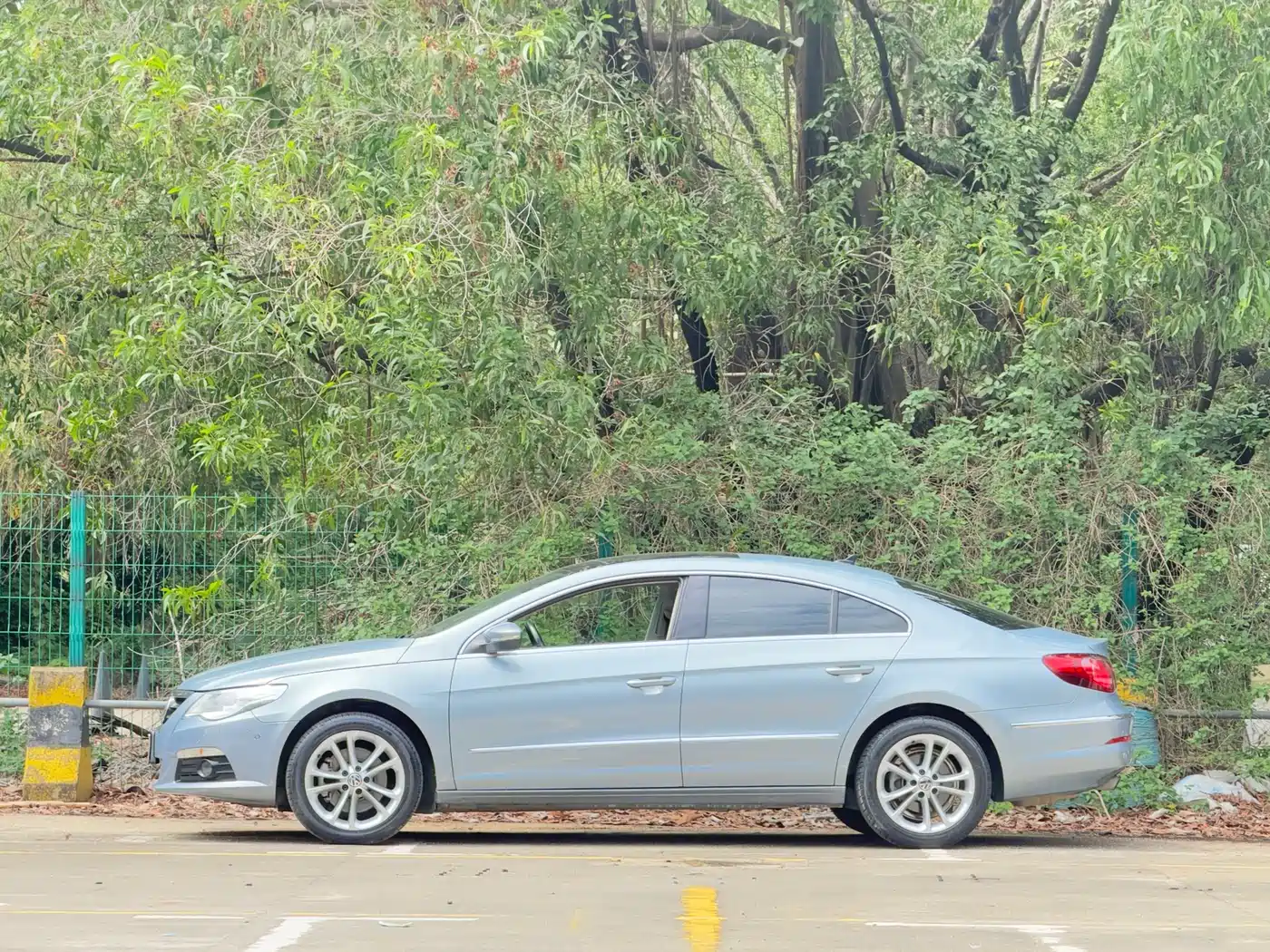 Volkswagen FAW-Volkswagen CC 2012 Model 2.0TSI Ultimate фото 17