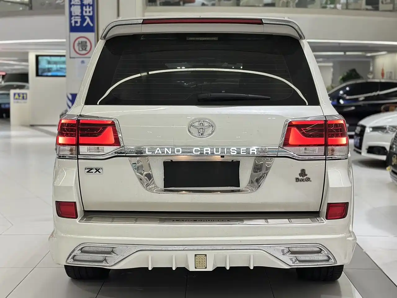 Toyota Land Cruiser (Import) фото 9