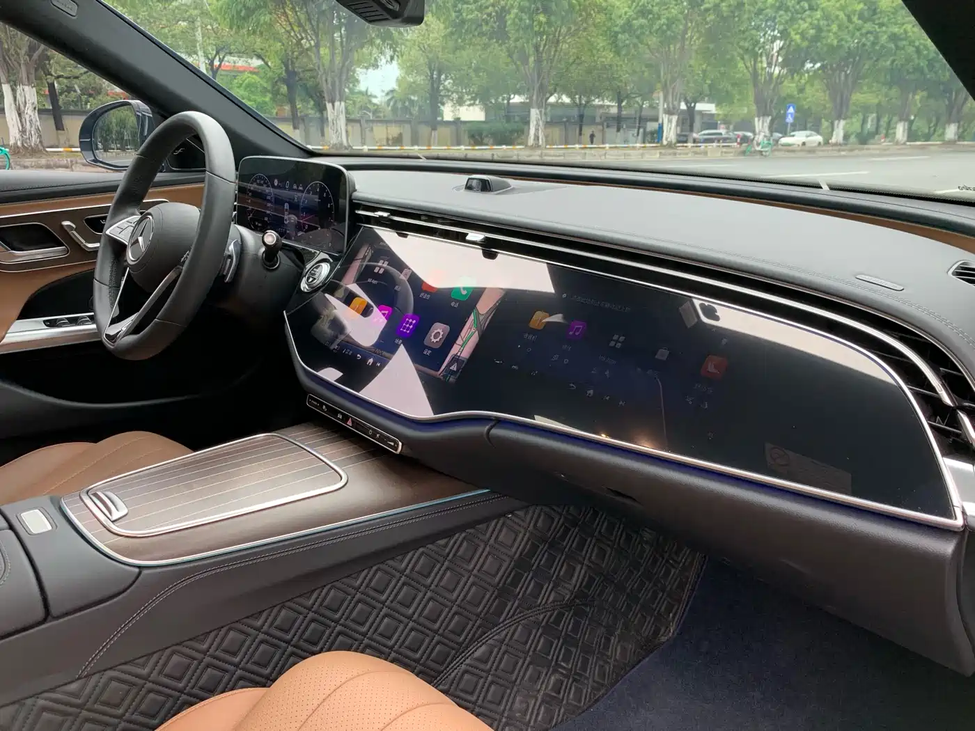 Mercedes-Benz E-Class 2024 Model E 300 L Luxury фото 28
