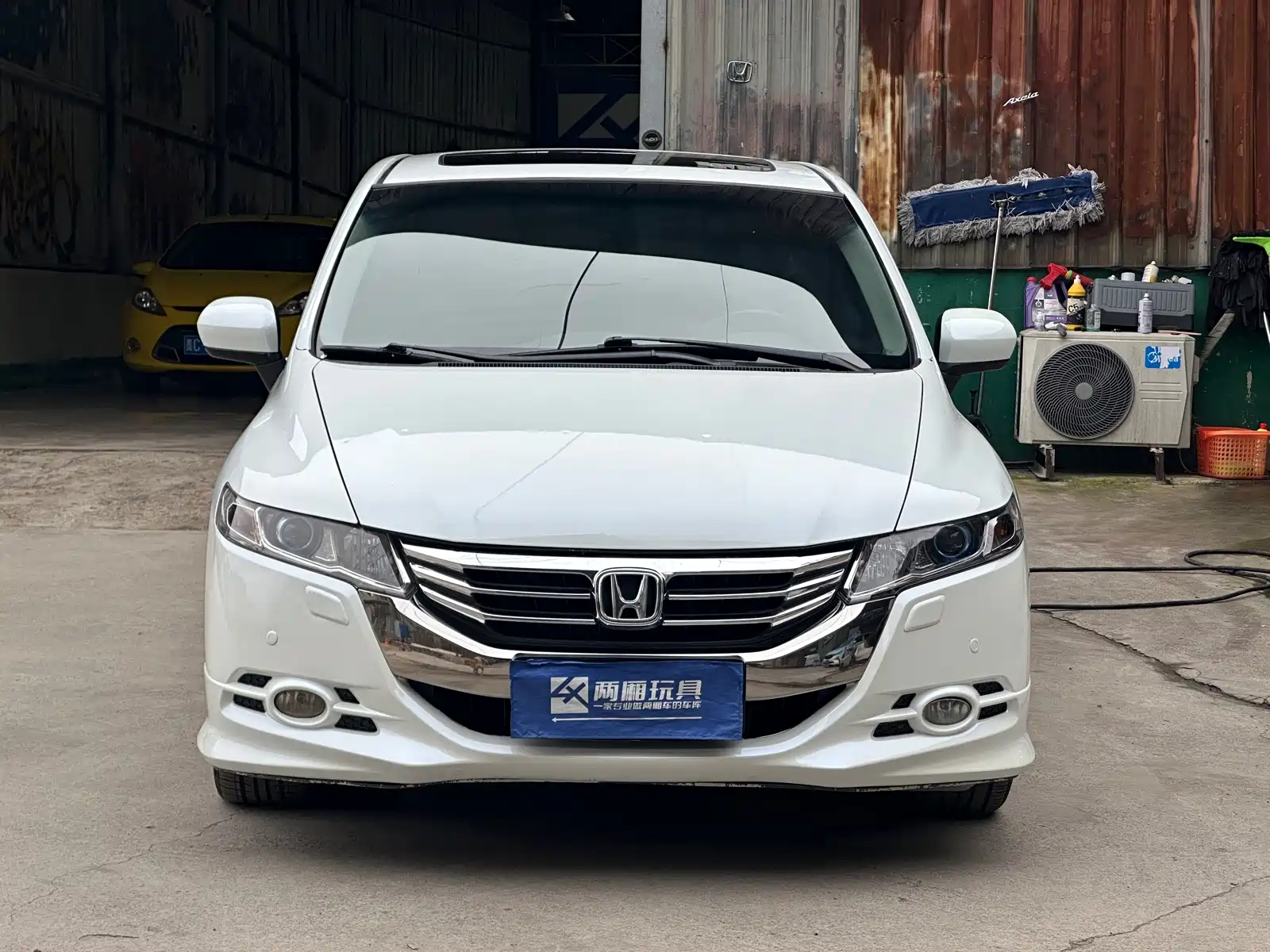 Фото 3 - Honda Odyssey