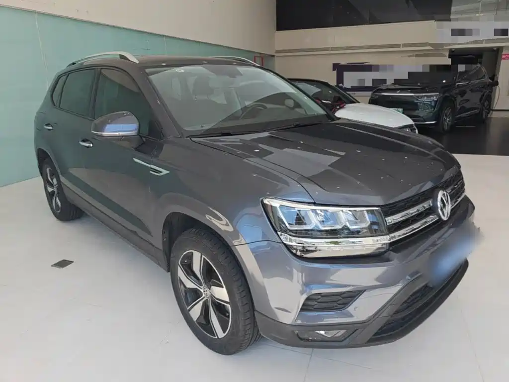 صورة 4 - Volkswagen Tharu