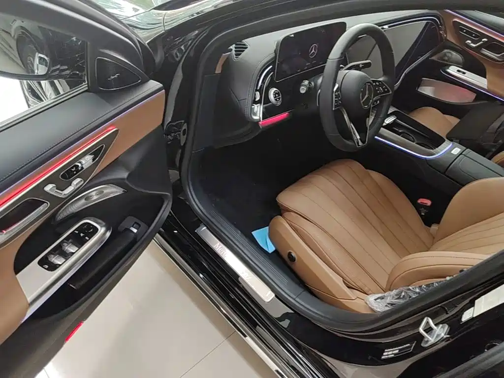صورة 16 - Mercedes-Benz E-Class