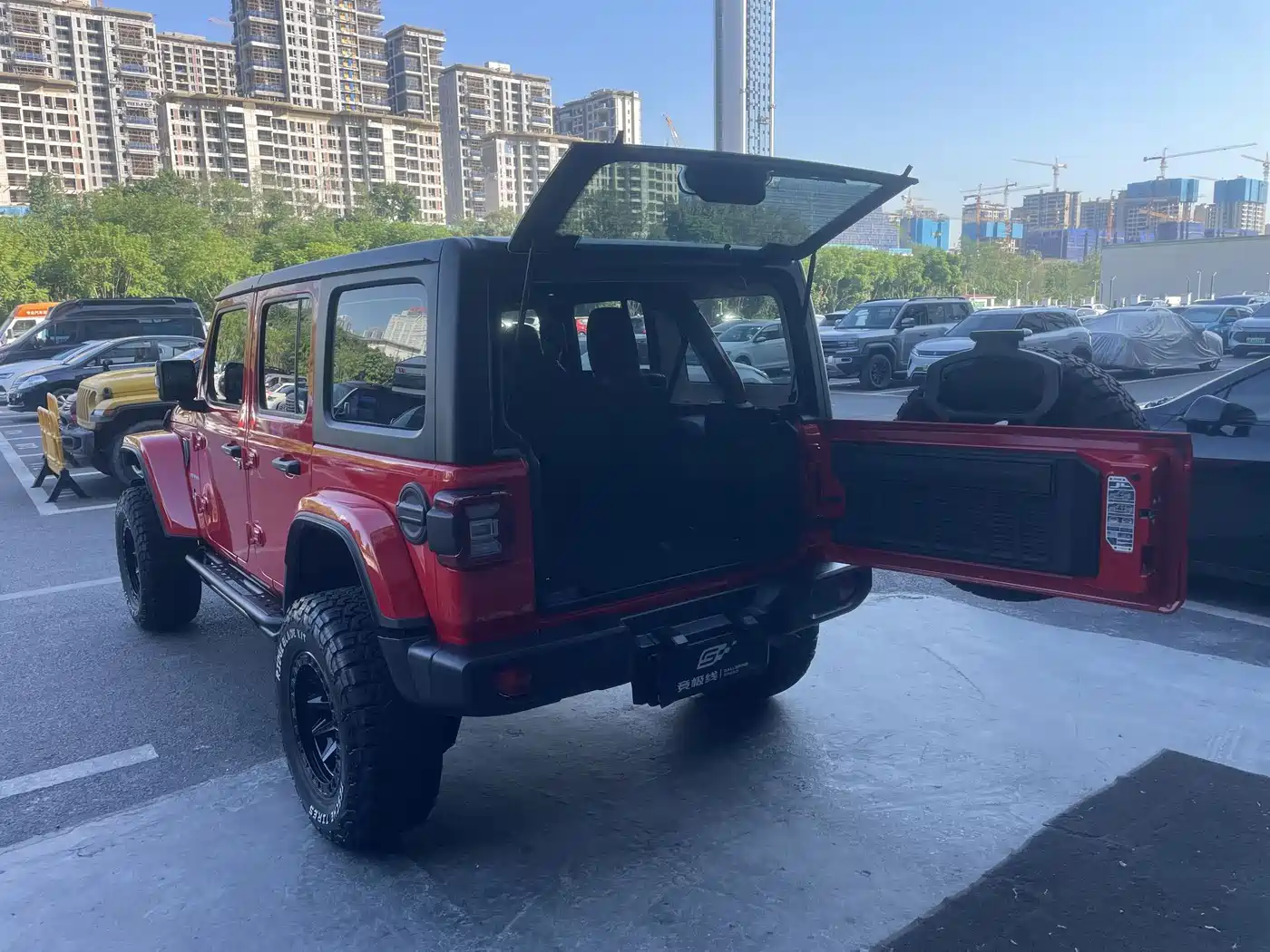Jeep Wrangler 2025 2024 Model 2.0T Sahara Four-Door Version