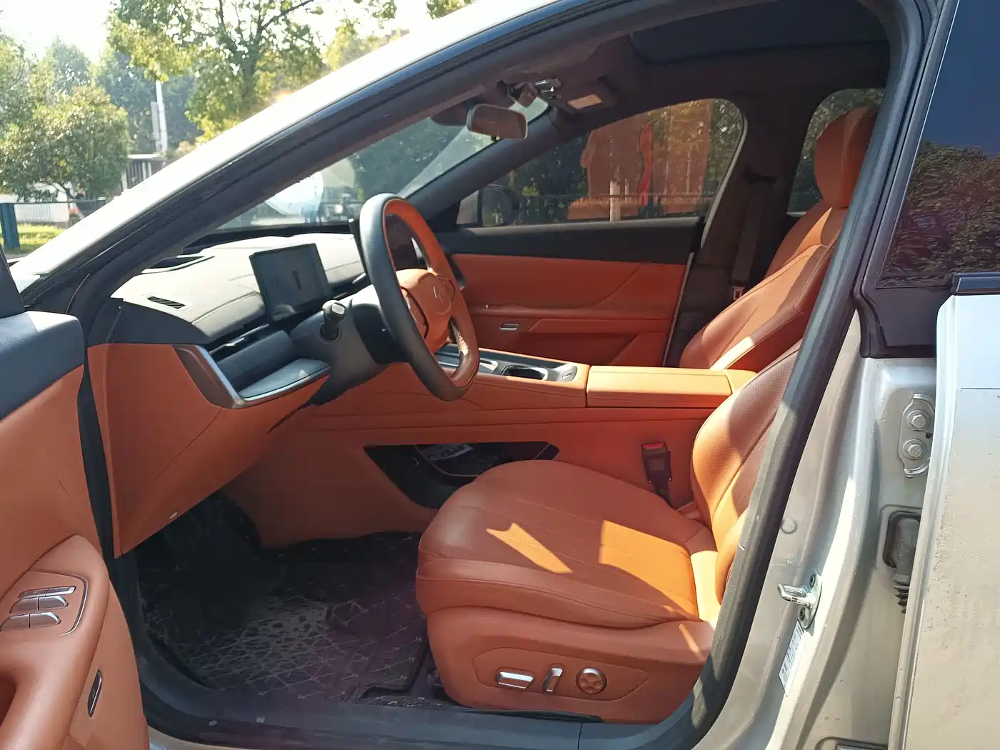 Dongfeng Yipai eπ007 2025 2025 Model BEV 565 4WD Max Navigation Edition