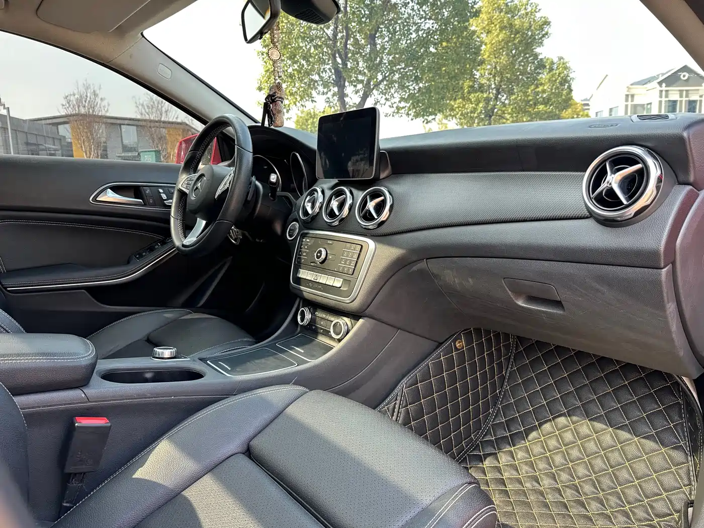 Mercedes-Benz GLA 2018 GLA 200 Dynamic фото 8