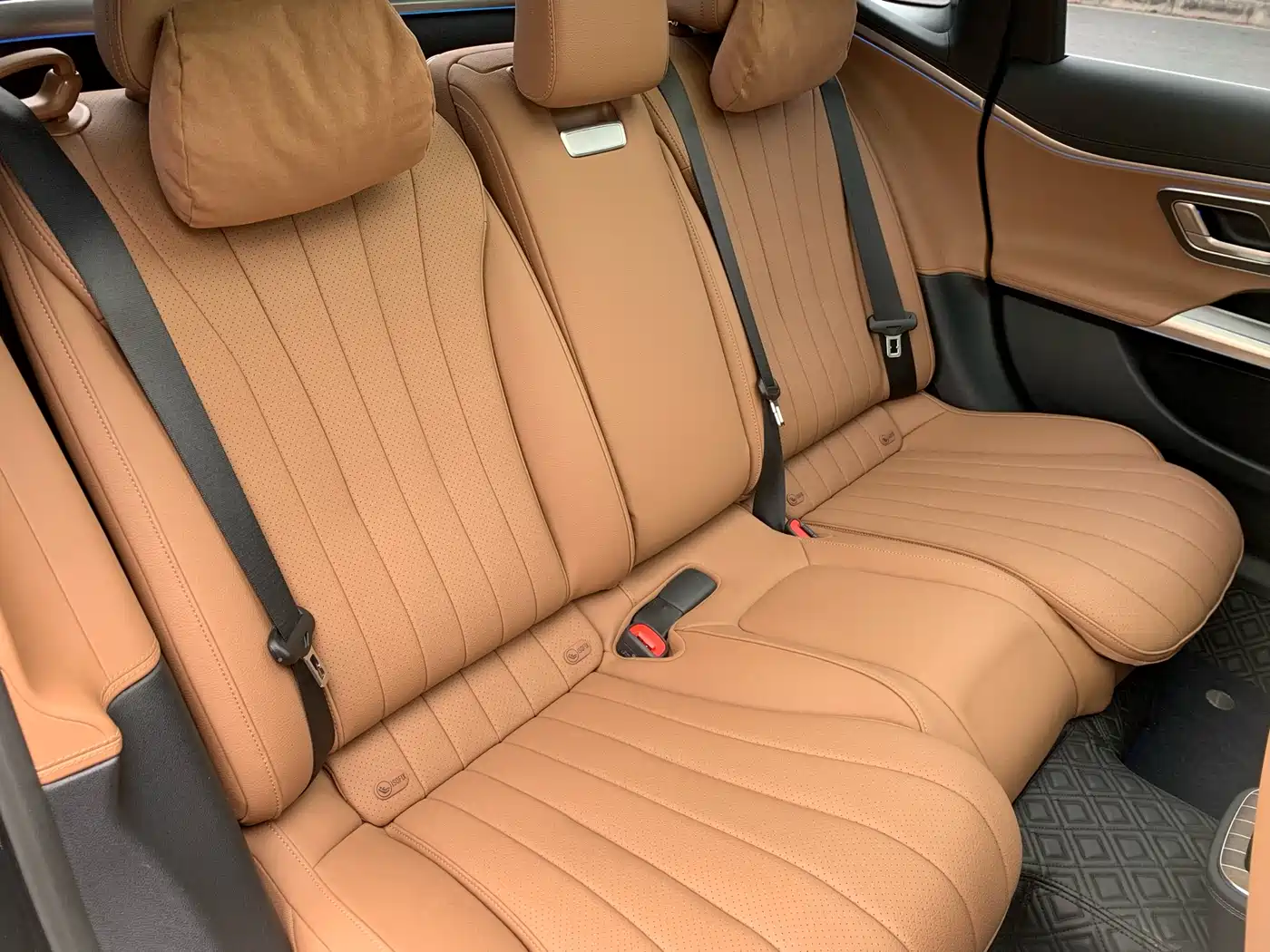 Mercedes-Benz E-Class 2024 Model E 300 L Luxury фото 29