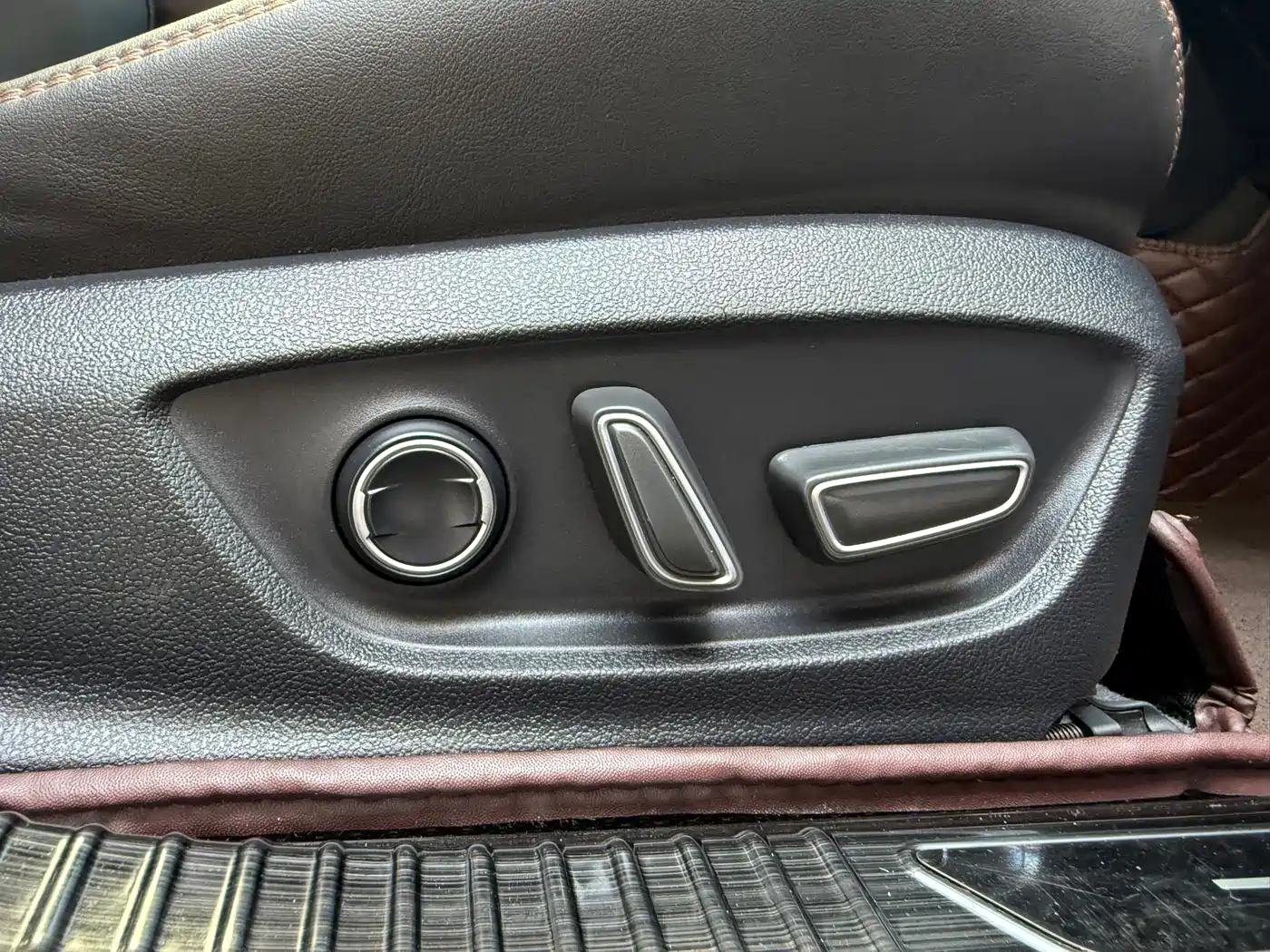 Toyota Avalon 2024 Model Hybrid 2.0L Prestige Edition фото 17