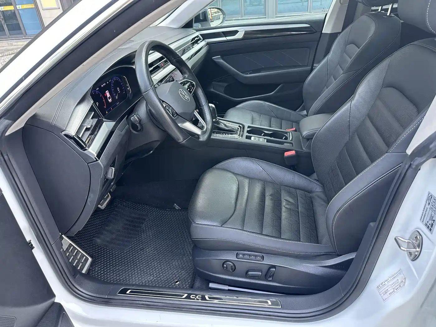 Volkswagen FAW-Volkswagen CC 2021 380TSI Eye-catching Edition 30th Anniversary фото 4