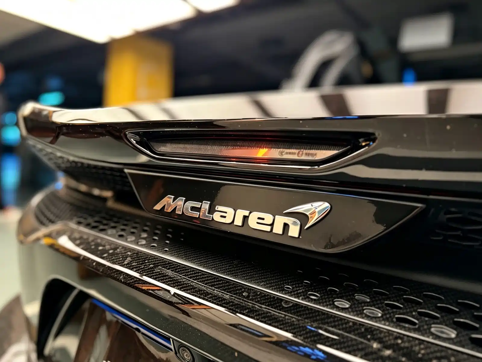 Photo 11 - McLaren GT