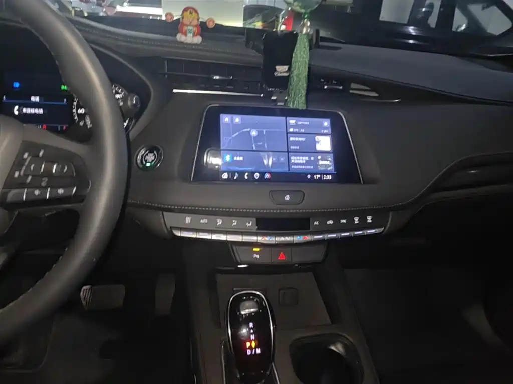 CADILLAC XT4
