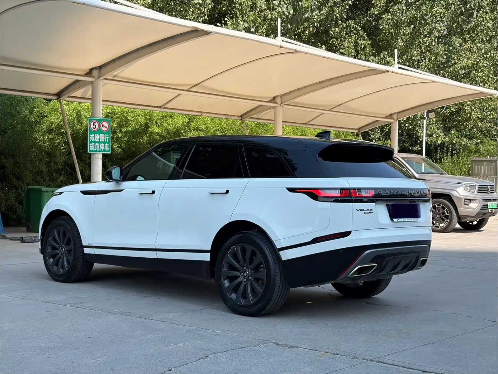 Фото 17 - Land Rover Range Rover Velar