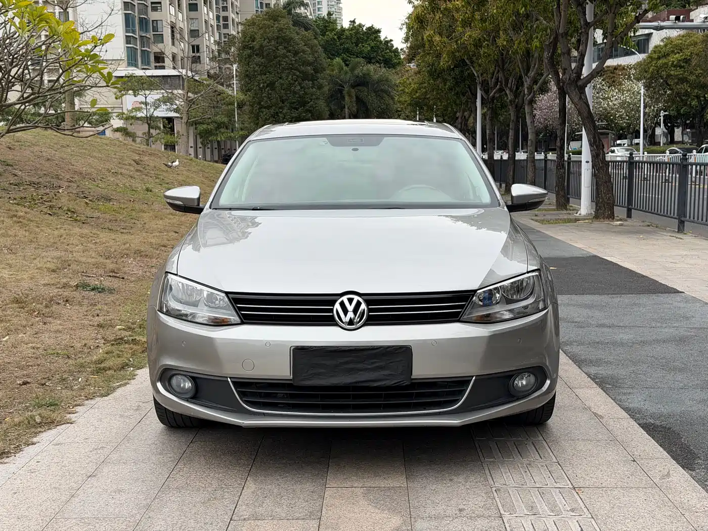 Volkswagen Sagitar 2014 1.4TSI Automatic Luxury фото 2