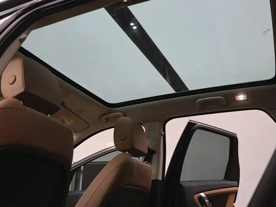 LAND ROVER DISCOVER SPORTS