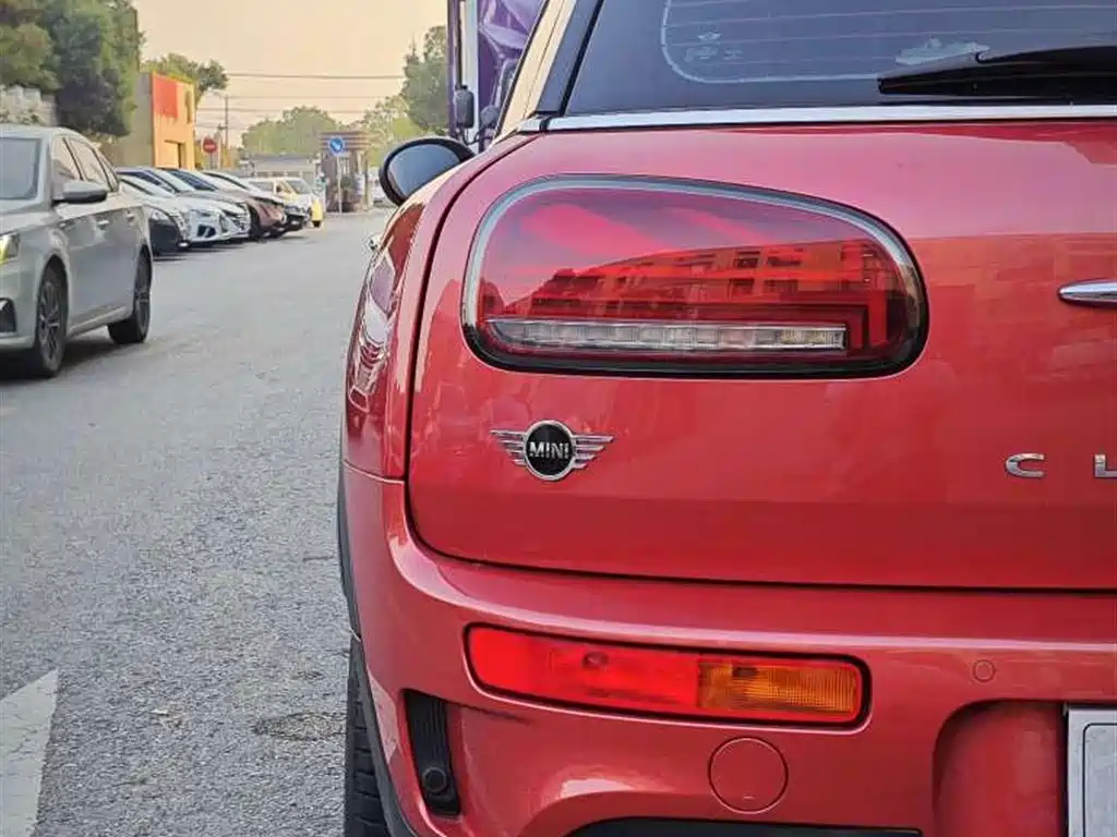 MINI CLUBMAN