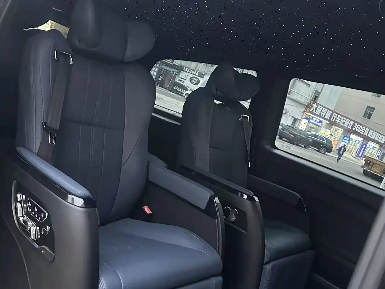 Mercedes-Benz Vito 2021 2.0T Business Edition 7-seater фото 12
