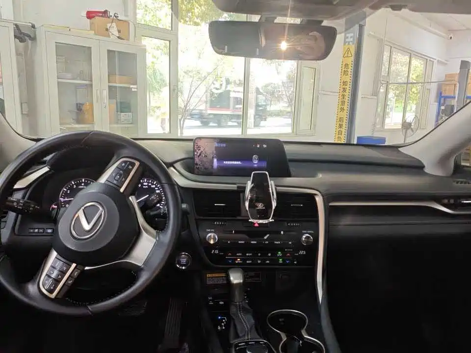 Фото 5 - Lexus RX
