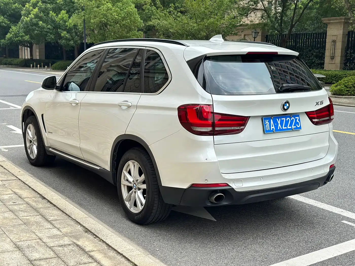 BMW X5 (Import) 2014 xDrive35i Leading фото 20