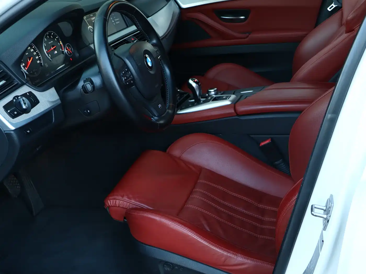 BMW M5 2012 M5 фото 20