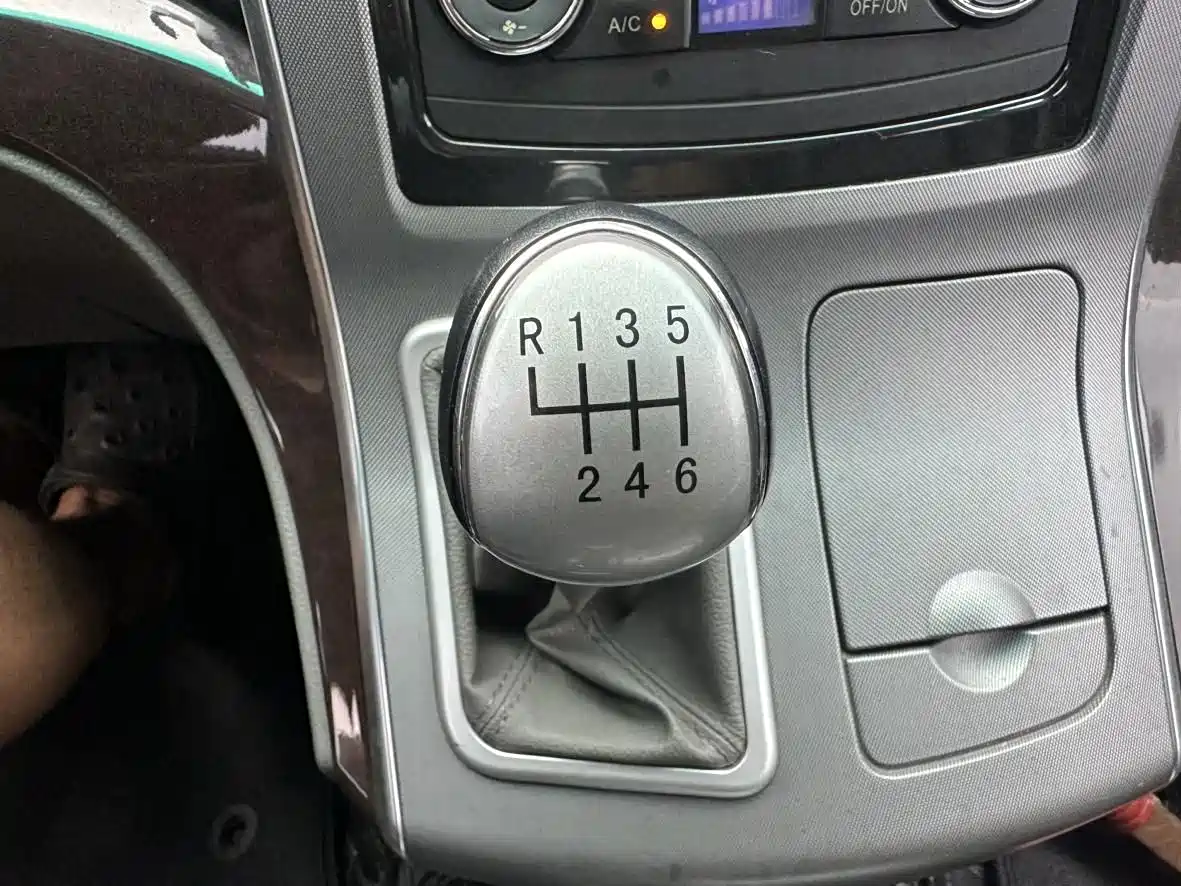 Dongfeng Fengxing Fengxing CM7 2015 2014 2.4L Manual Business Edition